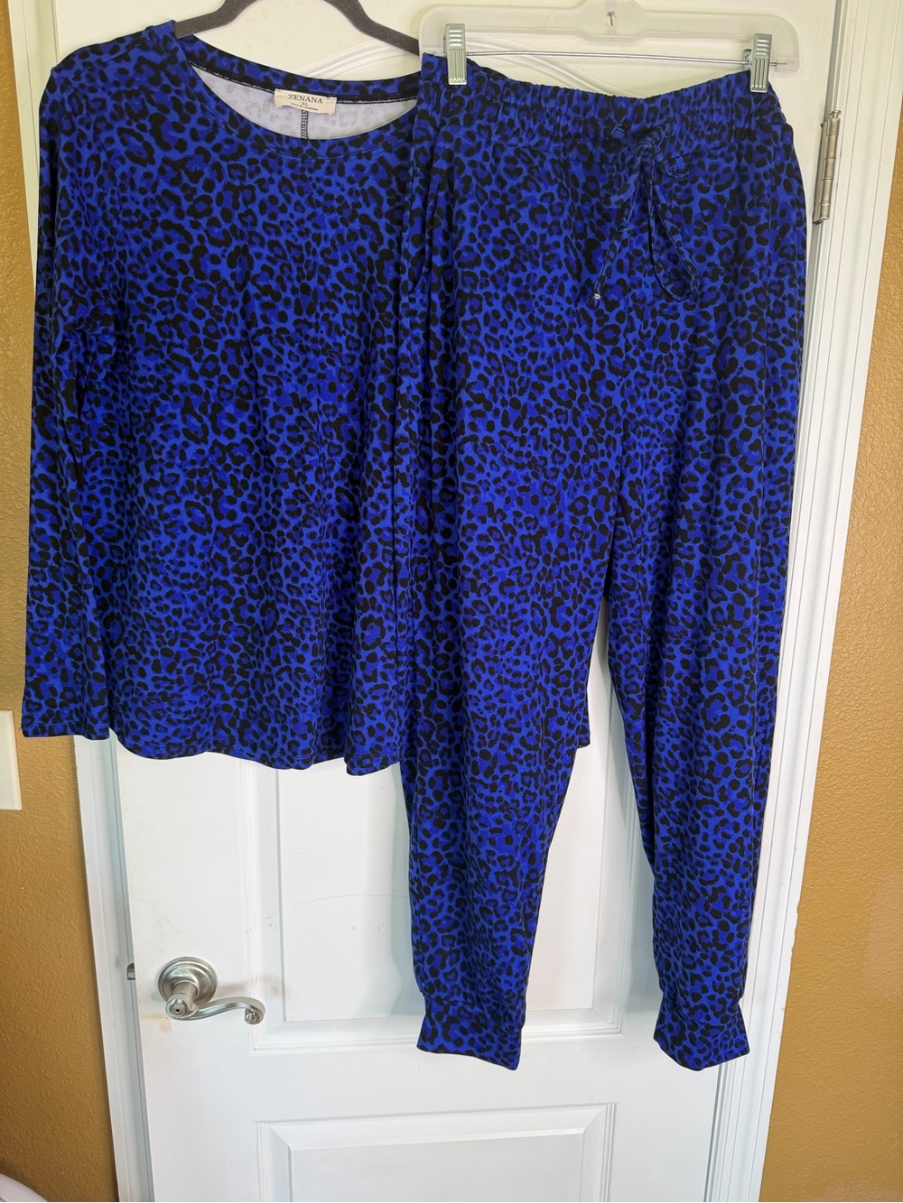 Zenana Outfitters Blue and Black Leopard Print Lounge Set - Track Pants & Top XL